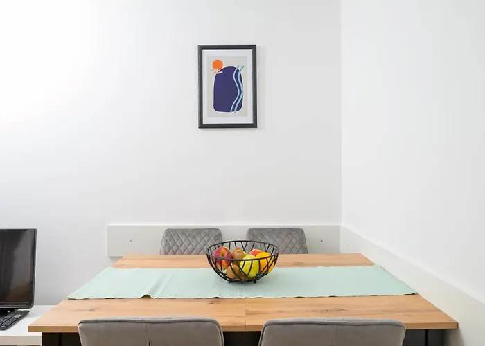 아파트 Pina 포레치