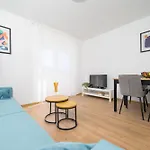 Apartament Pina *