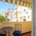 Pina Apartament *